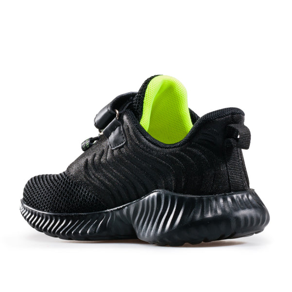UNDERCOVER black (31-35) Lightweight & breathable running & walking shoes.